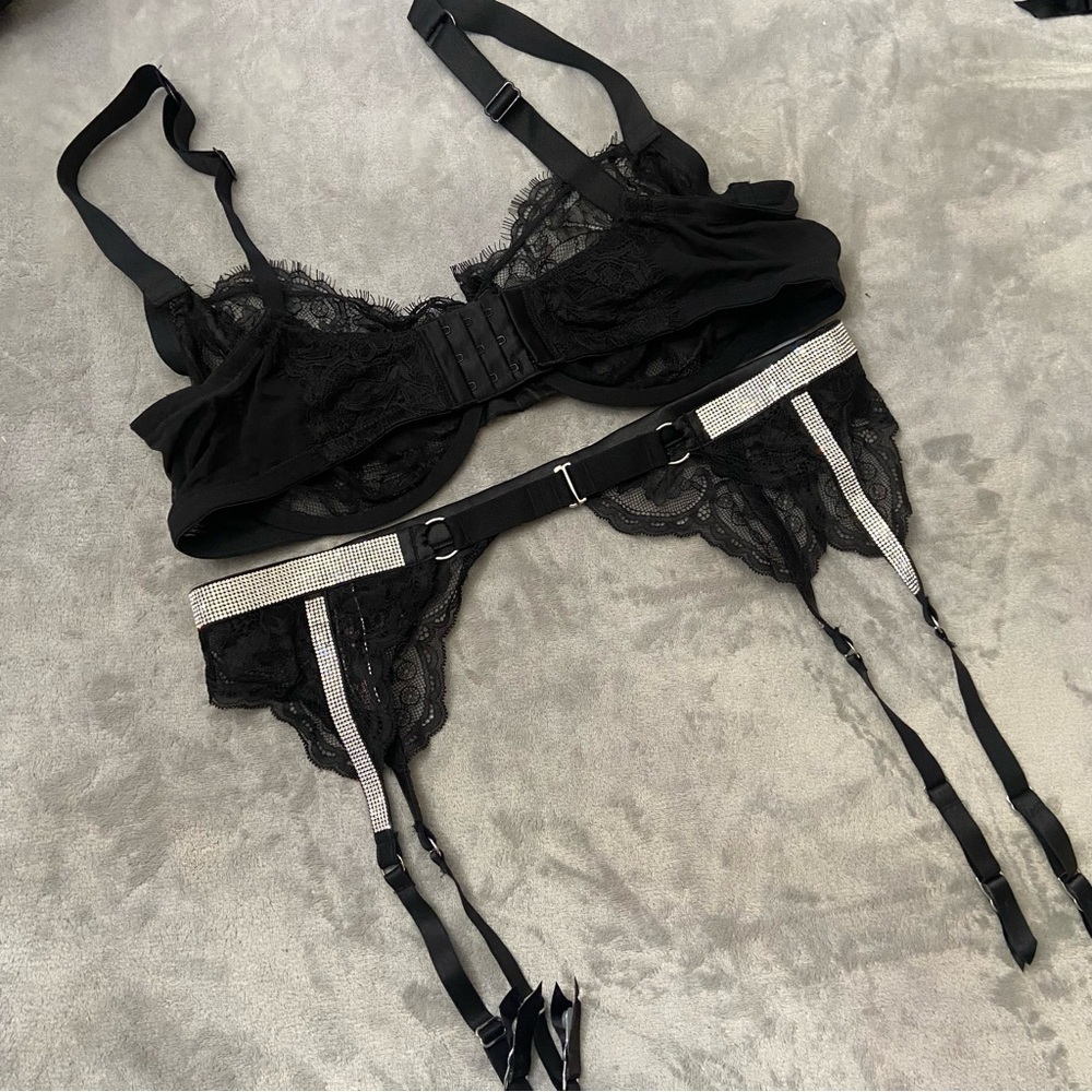 New! Victoria’s Secret Shine Strap Unlined Demi Bra & Garter Belt Set 10370 - Picture 6 of 7